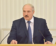 Лукашенко потребовал предоставить ему прозрачную схему формирования тарифов на услуги ЖКХ