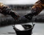 
<div>Oil predicted to hover around $50 per barrel in midterm
</div> 
<div><br /> 
</div>