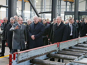 Lukashenko praises performance of Mogilev-based company Protos